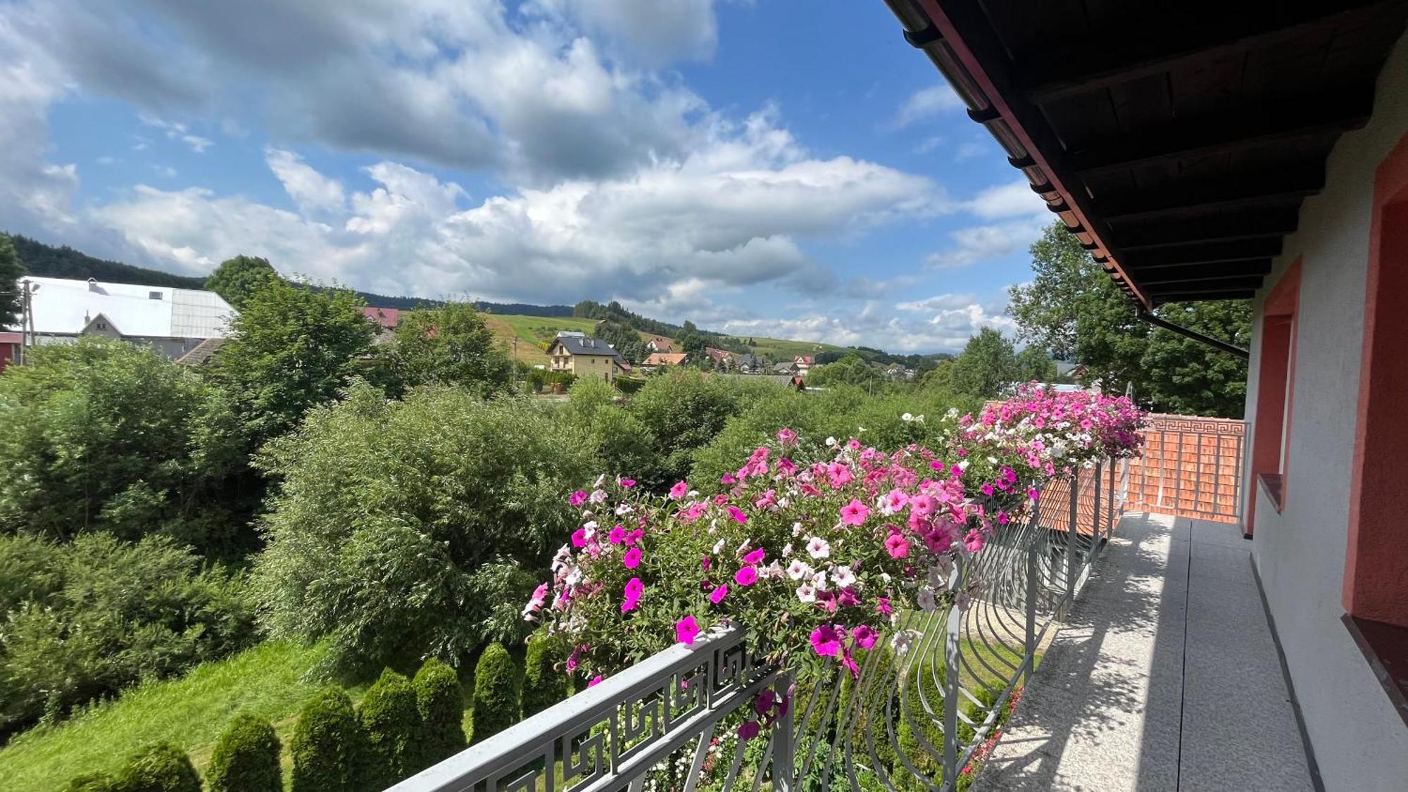 Pokoje U Lusi Tylicz Exterior foto